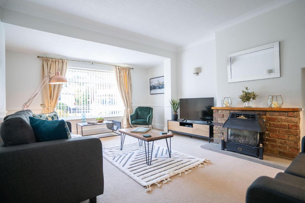 Beautiful Detached Home In Quaint Village Setting Wetherby Exterior photo